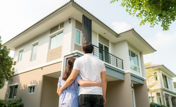 Consejos para proteger tu hogar de robos e incendios y cómo tu seguro de hogar puede ayudarte a recuperarte.